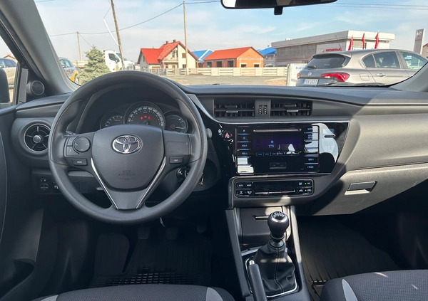 Toyota Auris cena 52900 przebieg: 49930, rok produkcji 2017 z Chociwel małe 211